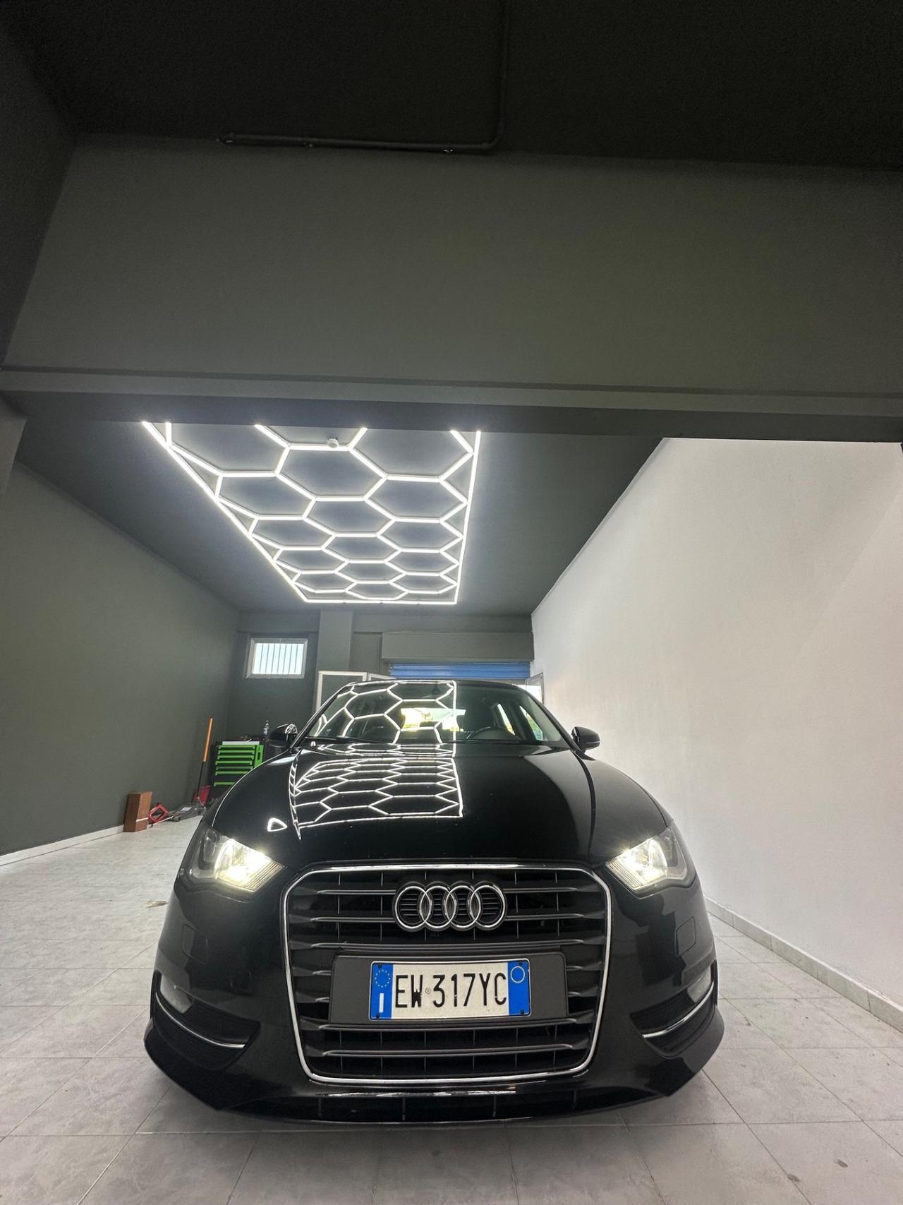 Audi A3 1.6 TDI clean diesel S tronic Ambition