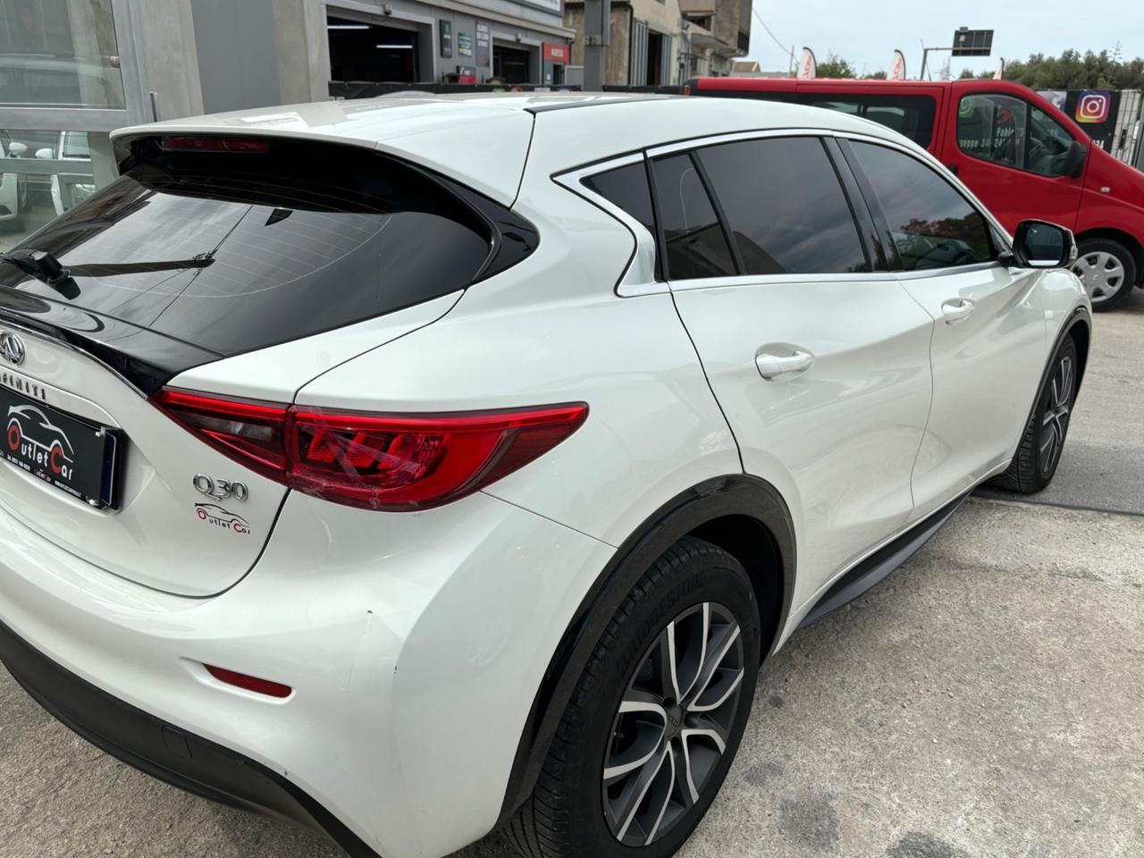 Infiniti Q30 1.5 diesel Business