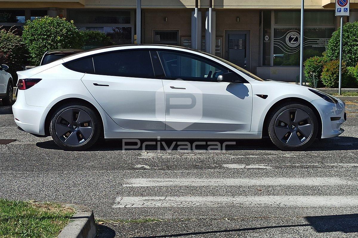 TESLA Model 3 RWD