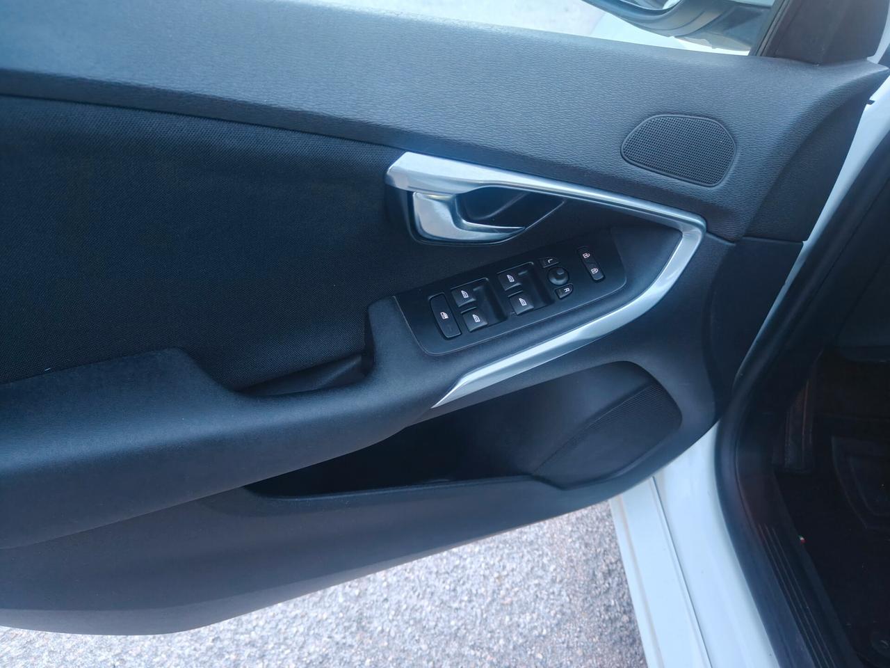 Volvo V40 D3 2.0D 120cv Momentum