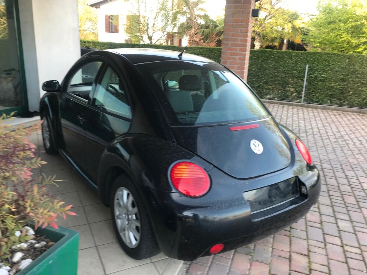 Volkswagen New Beetle 1.4 benzina 55 kw cabrio