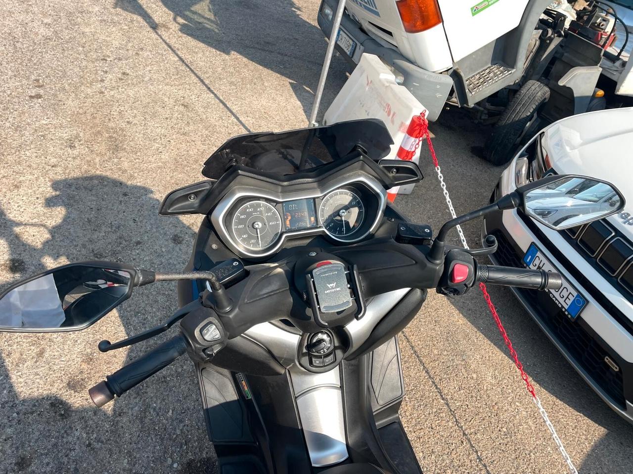 Yamaha X-Max 300 Iron Max