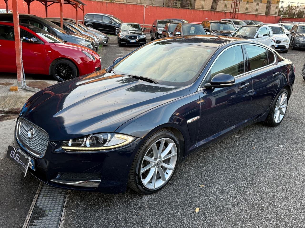XF 3.0 D V6 Premium Luxury-unipro-rate-garanzia-