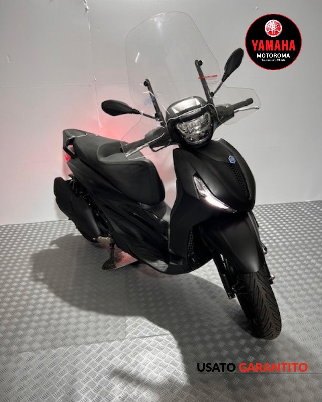 Piaggio Beverly 400 deep black