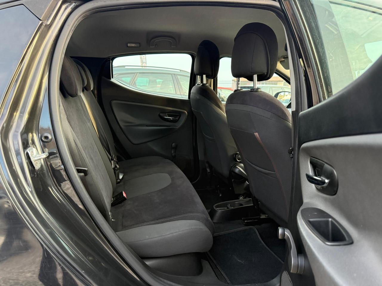 Lancia Ypsilon 1.3 MJT 16V 95 CV 5 porte S&S Silver