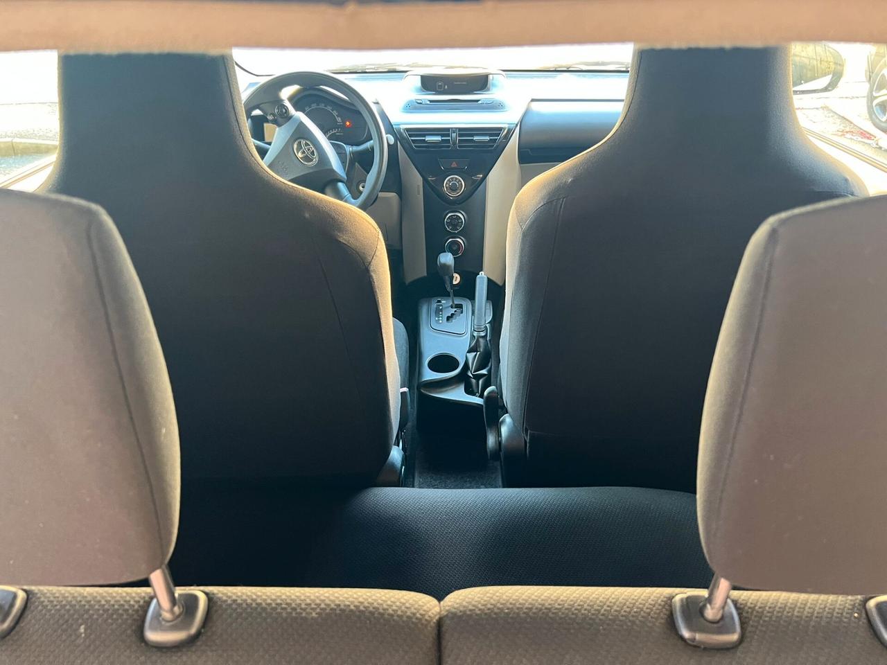 Toyota iQ 1.0 CVT Trend