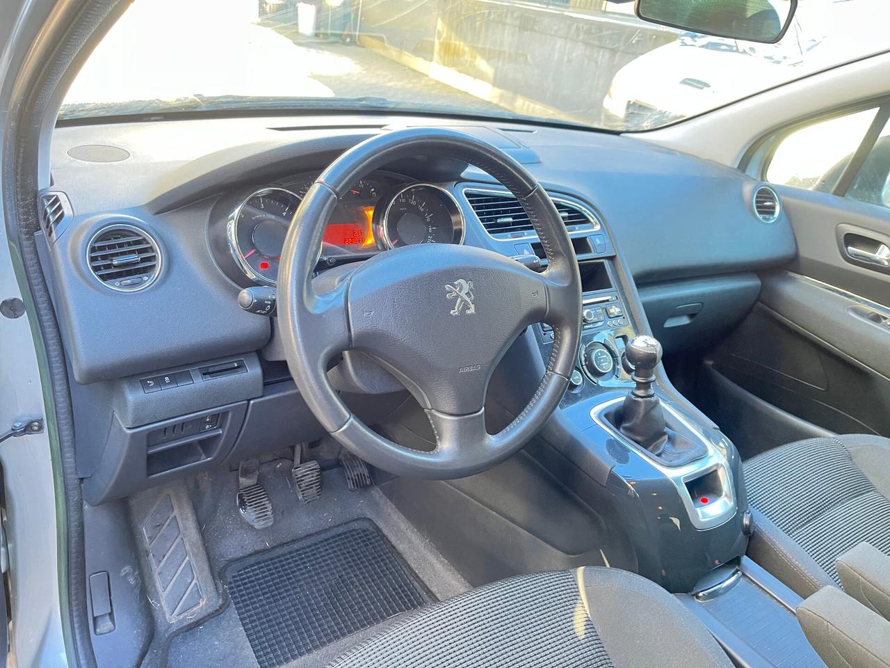 PEUGEOT 5008 - 1.6 HDI - BUSINESS - 7 POSTI