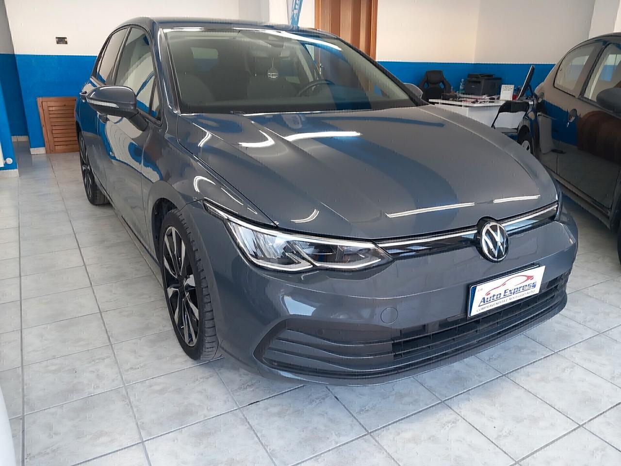 Volkswagen Golf 8 anno 2021 2.0 diesel 101 mila km