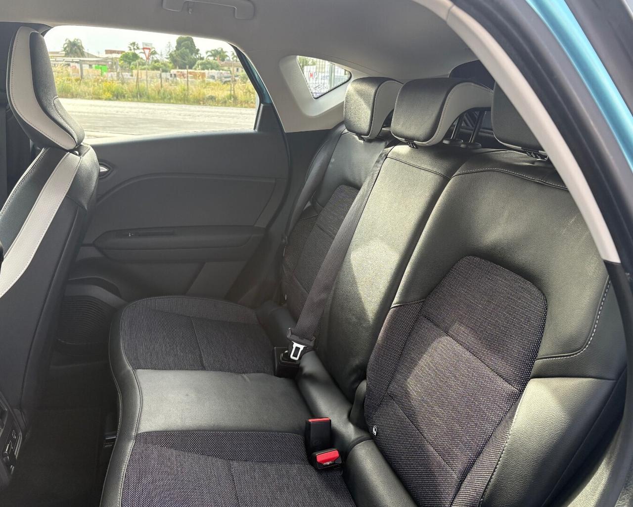 Renault Captur Plug-in Hybrid E-Tech 160 CV Intens