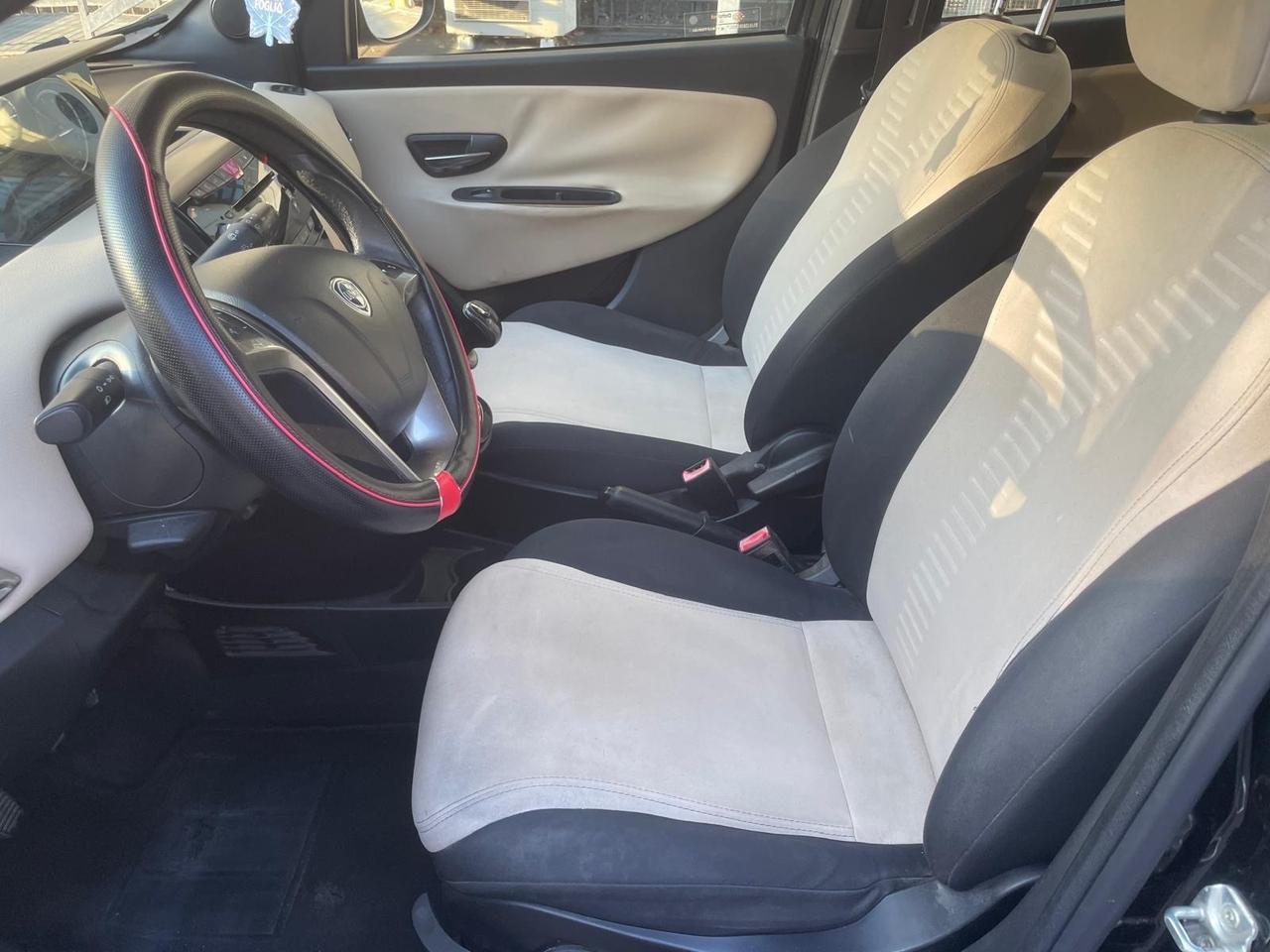 Lancia Ypsilon 0.9 TwinAir 85 CV 5 porte Metano Ecochic Gold