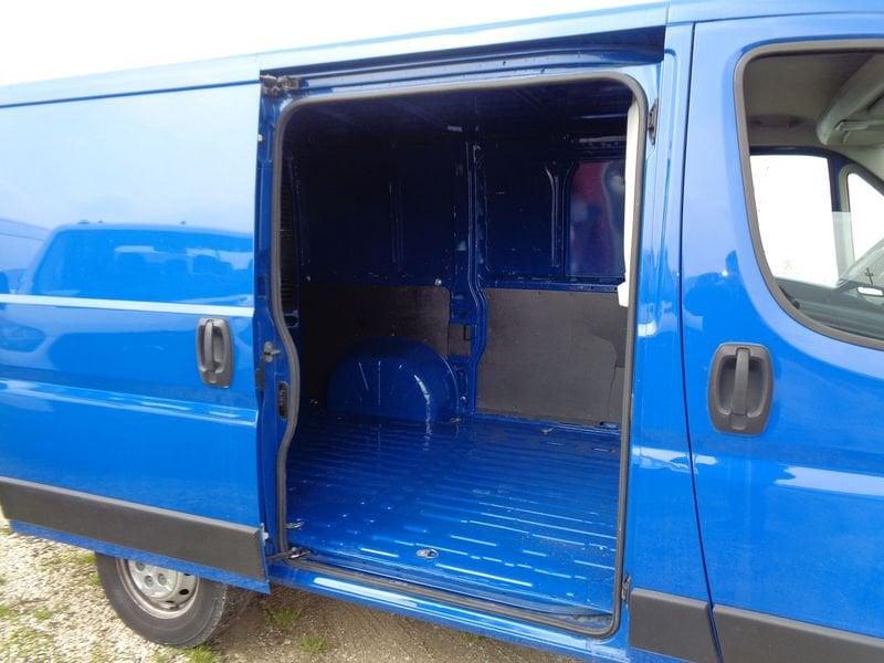 Peugeot Boxer 330 2.2 BlueHDi 140 S&S PC-TN + IVA