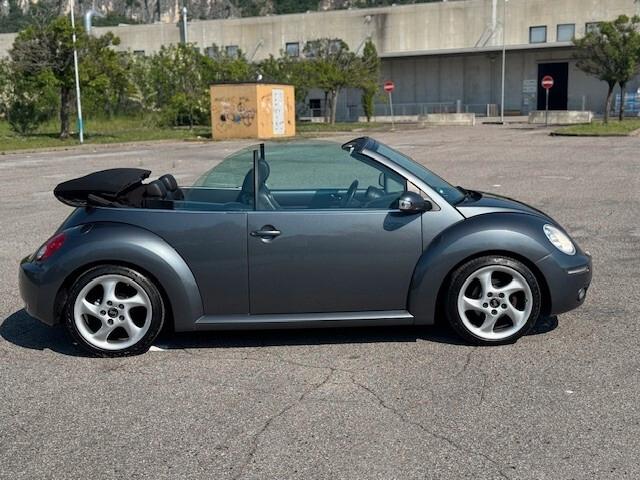 Volkswagen New Beetle 1.6 Cabrio