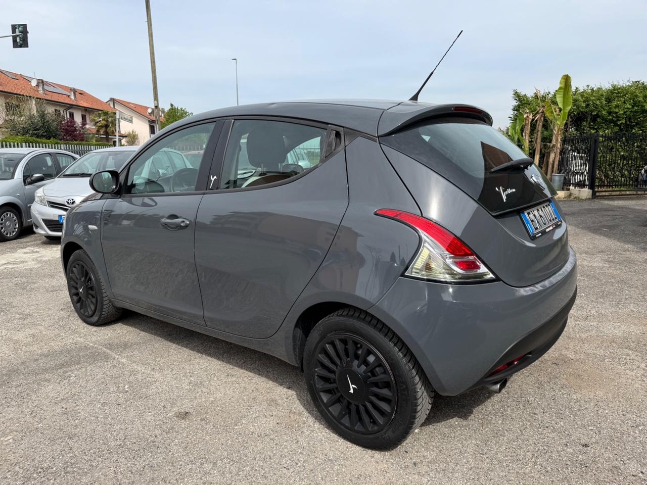 Lancia Ypsilon 1.2 69 CV 5 porte Elefantino