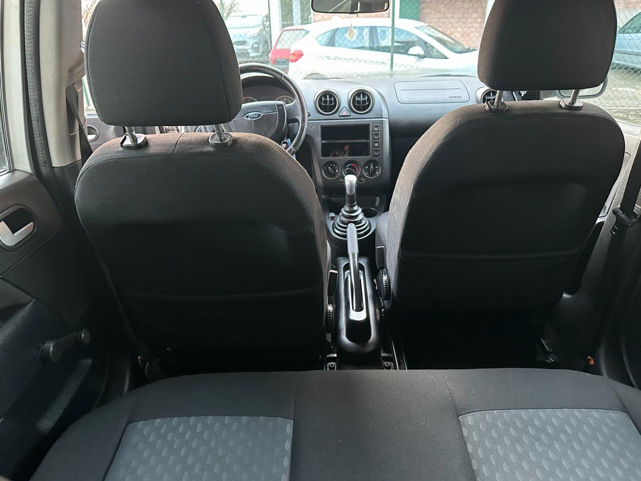 Ford Fiesta 1.4 TDCi NEOPATENTATI (12 RATE)