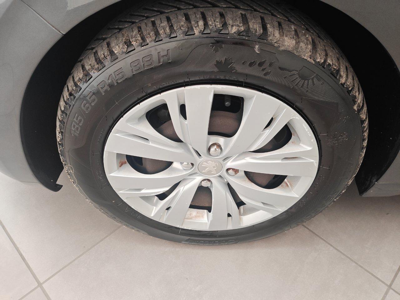 Peugeot 208 5 Porte 208 5p 1.0 puretech (vti) 12v Active LEGGI