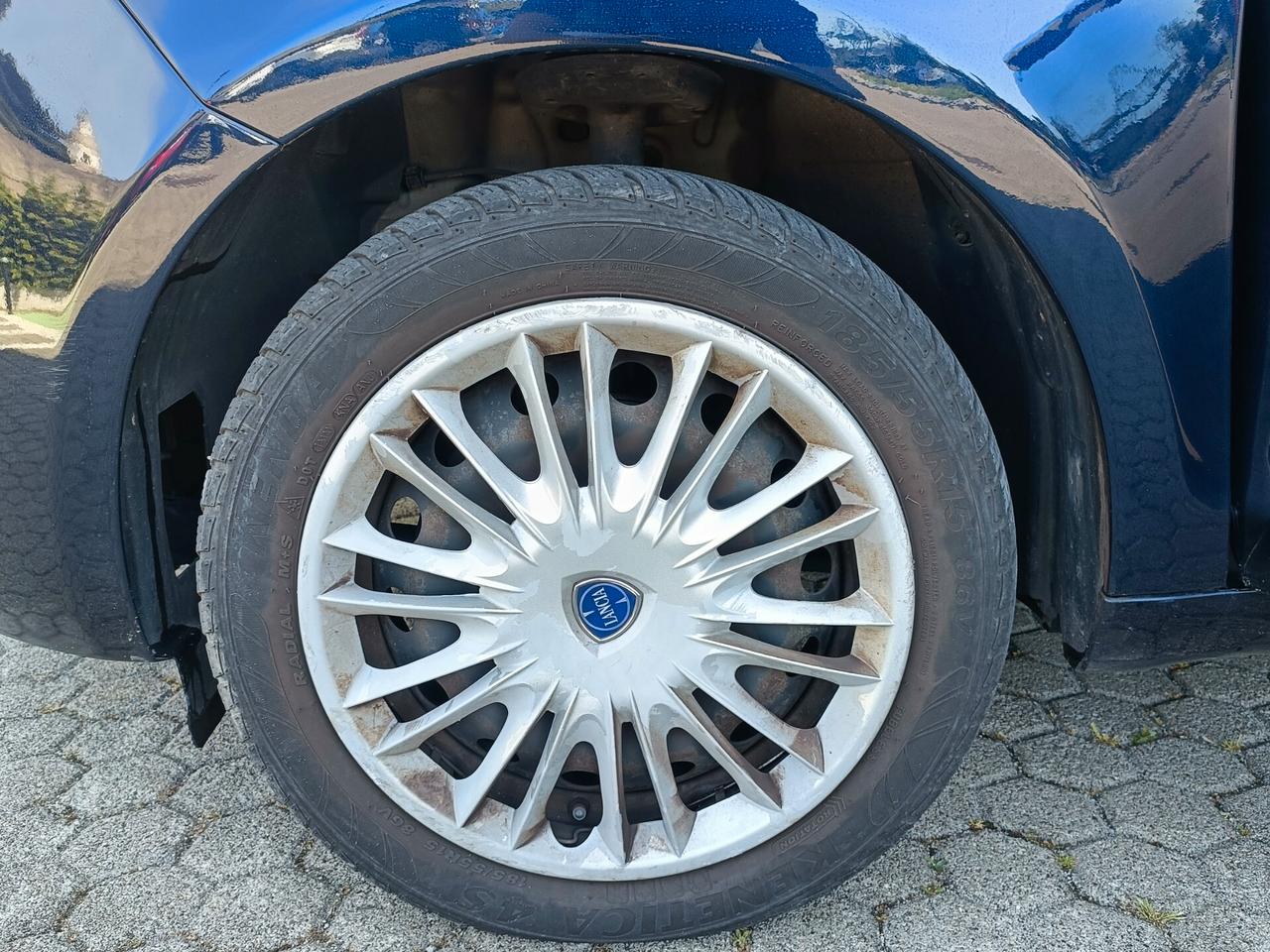 Lancia Ypsilon 1.2 69 CV 5 porte Gold