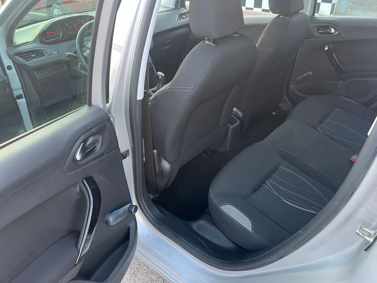 Peugeot 208 1.4 HDi 68 CV 5 porte Unipro 2014