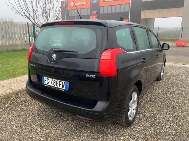 PEUGEOT 5008 1.6 HDi 112CV Business