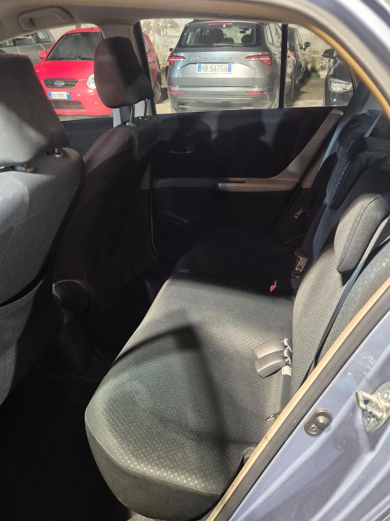 Toyota Yaris 5.p luxury pack