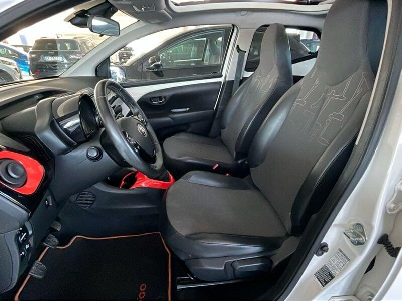 Toyota Aygo 004282 1.0 VVT-i 72 CV 5 porte x-wave orange