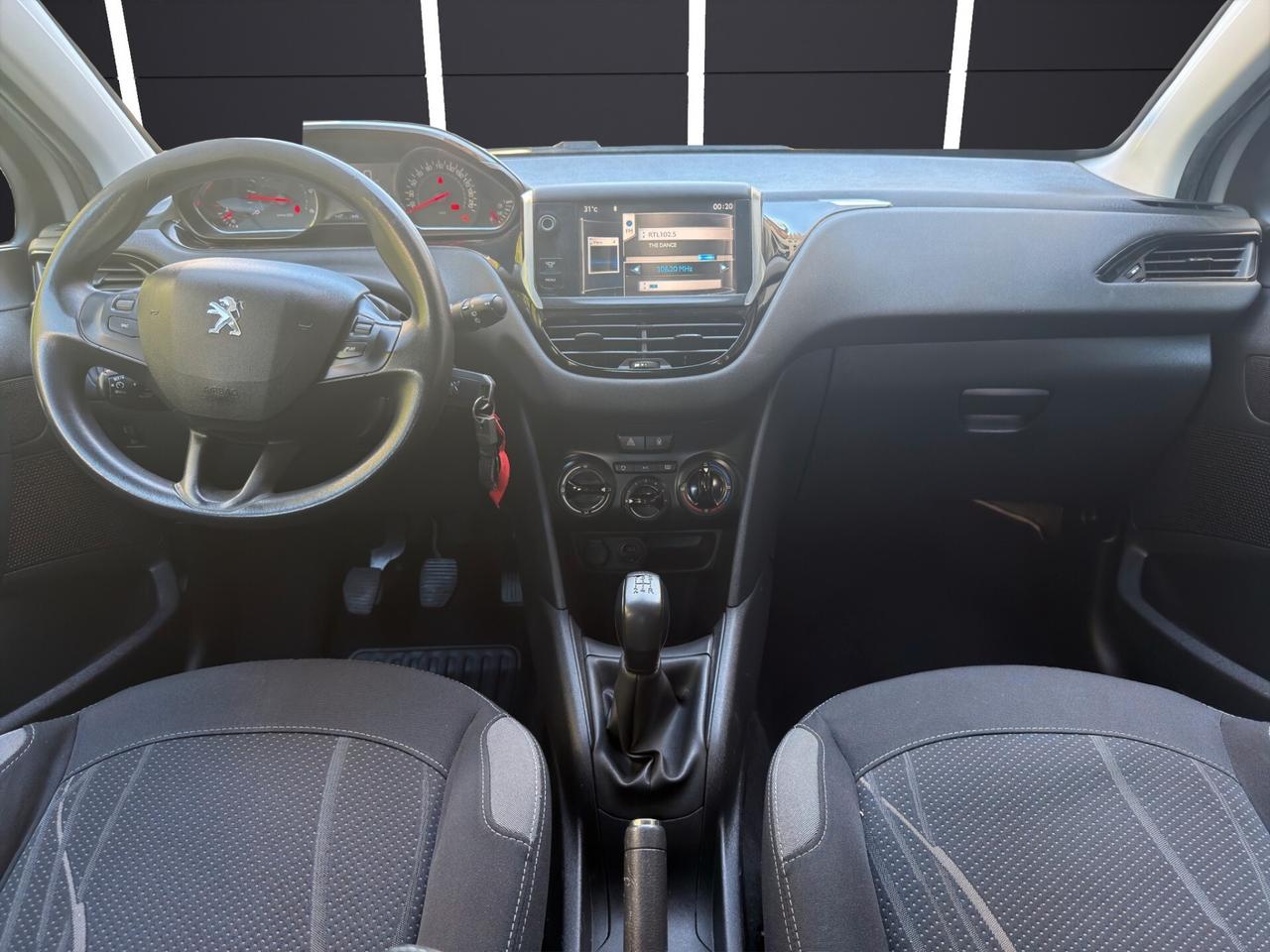 Peugeot 208 1.4 HDi 68 CV Active-TOUCHSCREEN