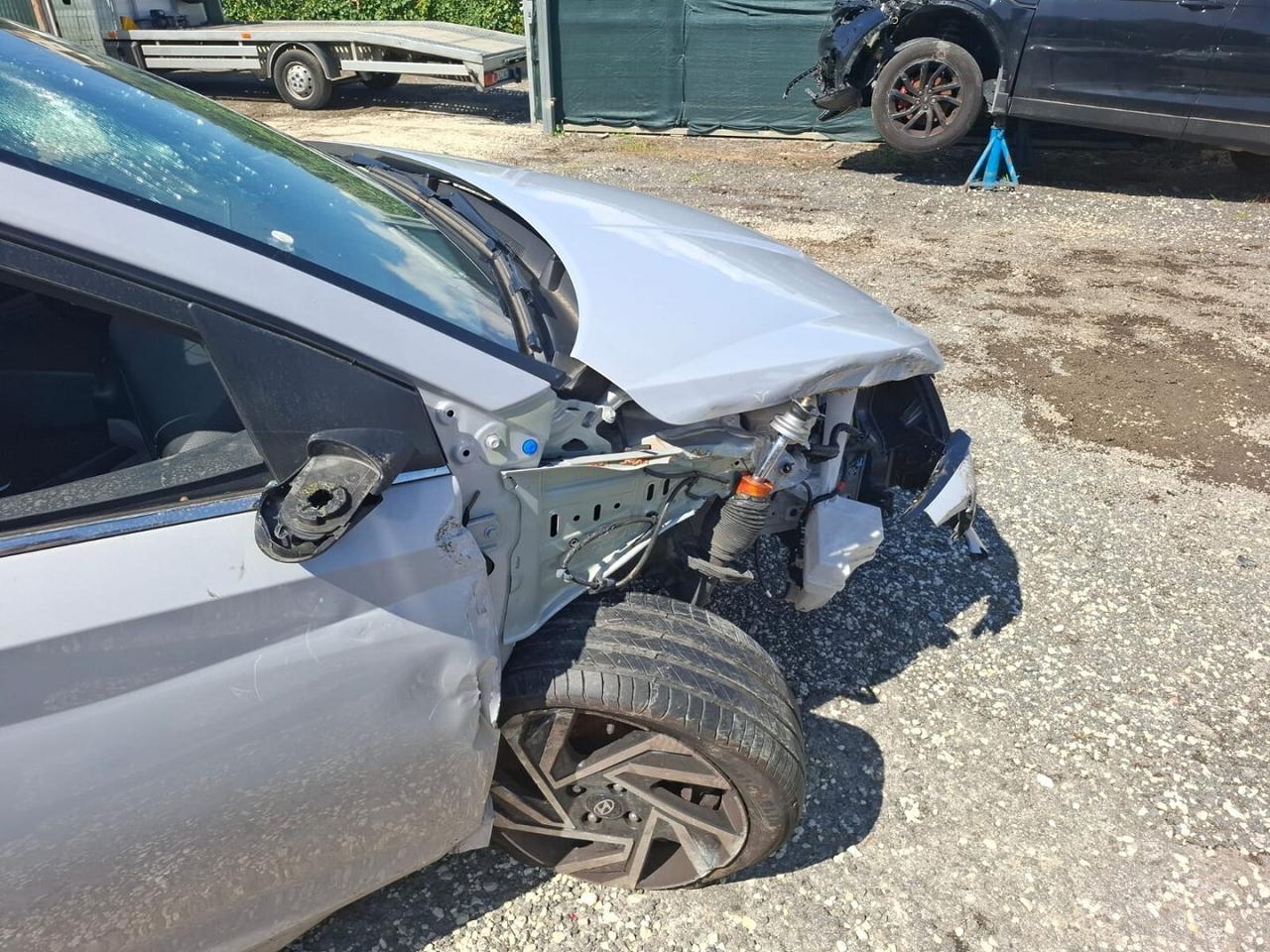 HYUNDAI I20 GDI 2024 IBRIDA INCIDENTATA