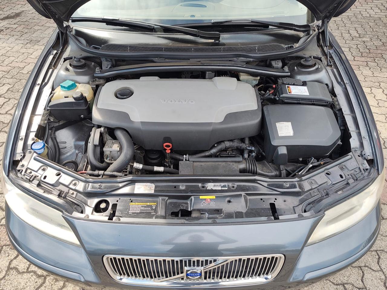 Volvo V70 2.4 D5 20V 185CV 7 POSTI