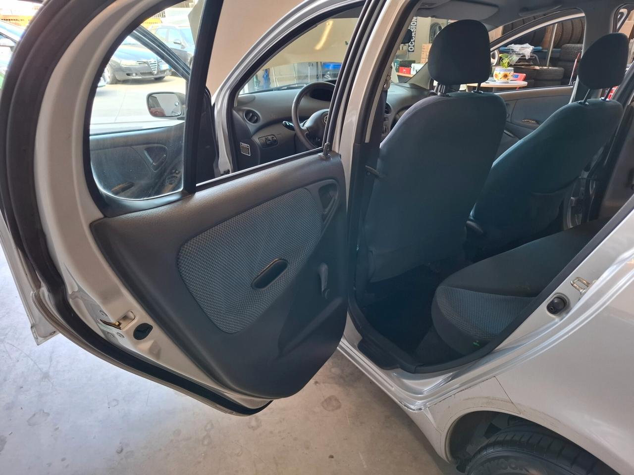 Toyota Yaris 1.4 tdi D-4D cat 5 porte Expo Clima