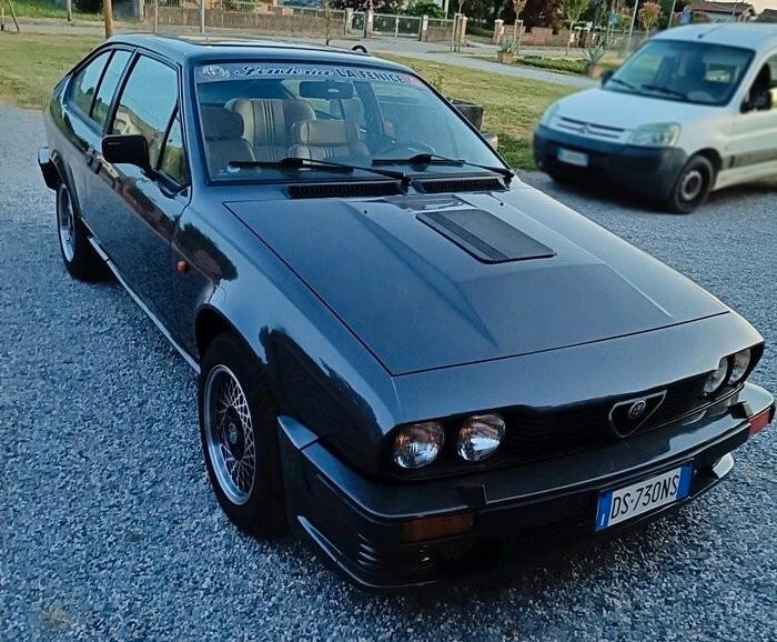 Alfa Romeo Alfetta 2.5 V6 Busso