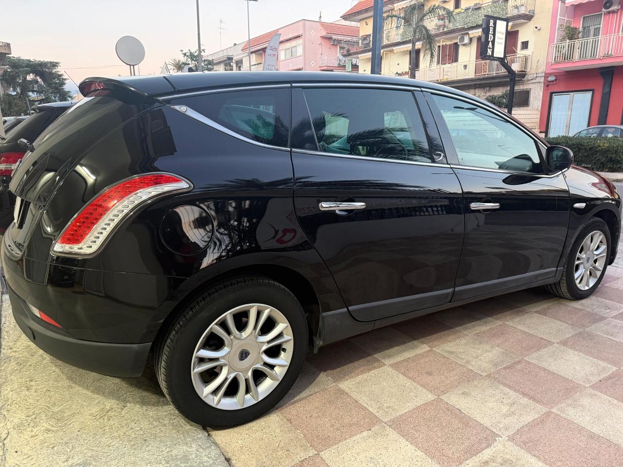 Lancia Delta 1.6 MJT DPF Oro