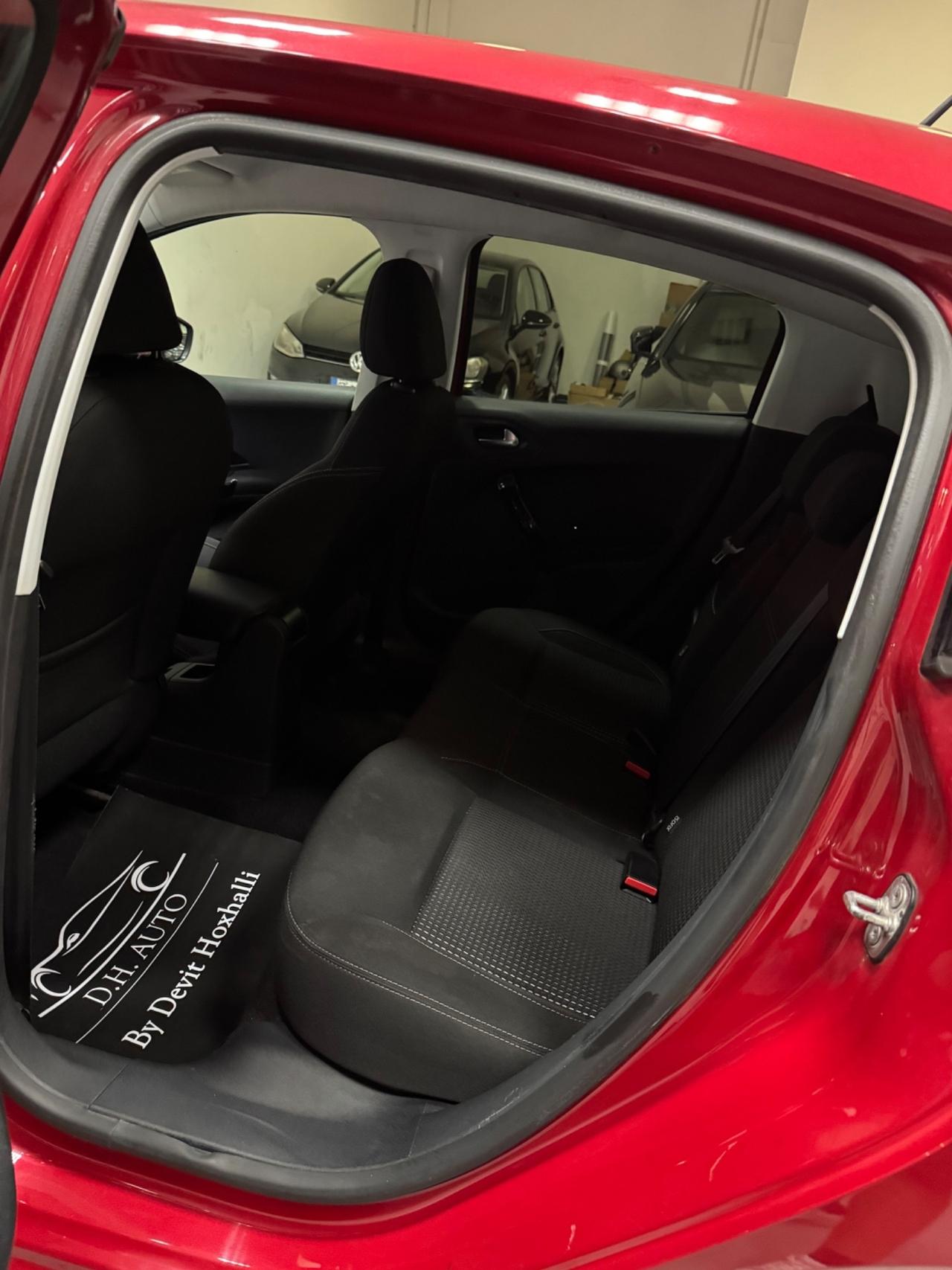 Peugeot 208 PureTech 82 5 porte Allure