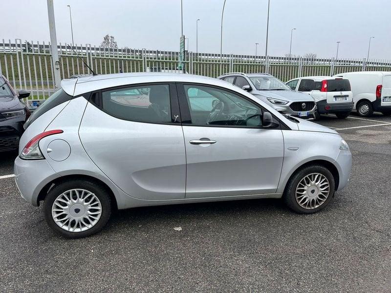 Lancia Ypsilon 1.2 69 CV 5 porte Gold