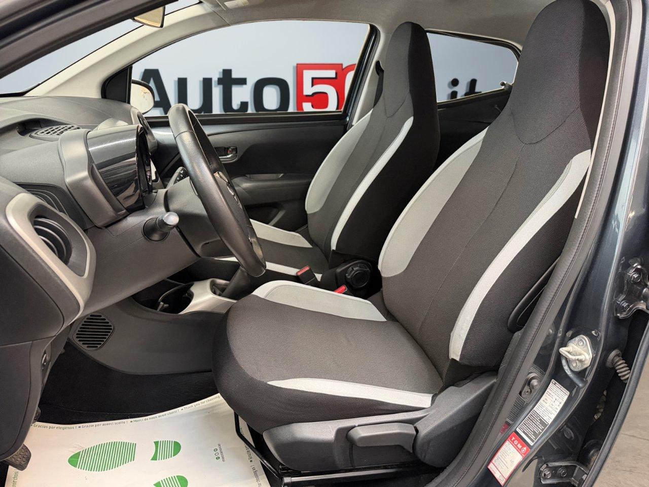 Toyota Aygo 5 Porte Aygo 5p 1.0 x-play my15