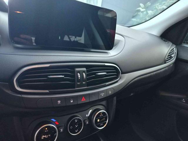 FIAT Tipo 1.5 Hybrid DCT 5 porte Cross