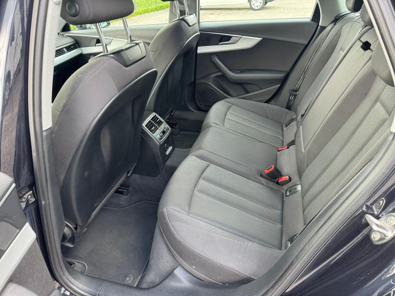 Audi A4 Avant 2.0 TDI 122 CV S tronic Sport