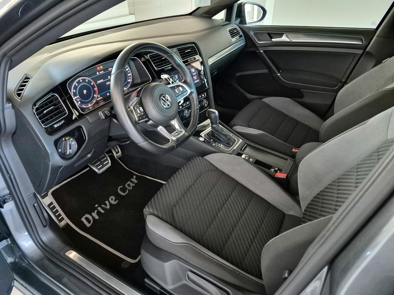 Volkswagen Golf 1.5 TFSI 150CV DSG *R-LINE* LED APPLE CARPLAY ANDROID AUTO RETROCAM. LAVAFARI VETRI PRIVACY