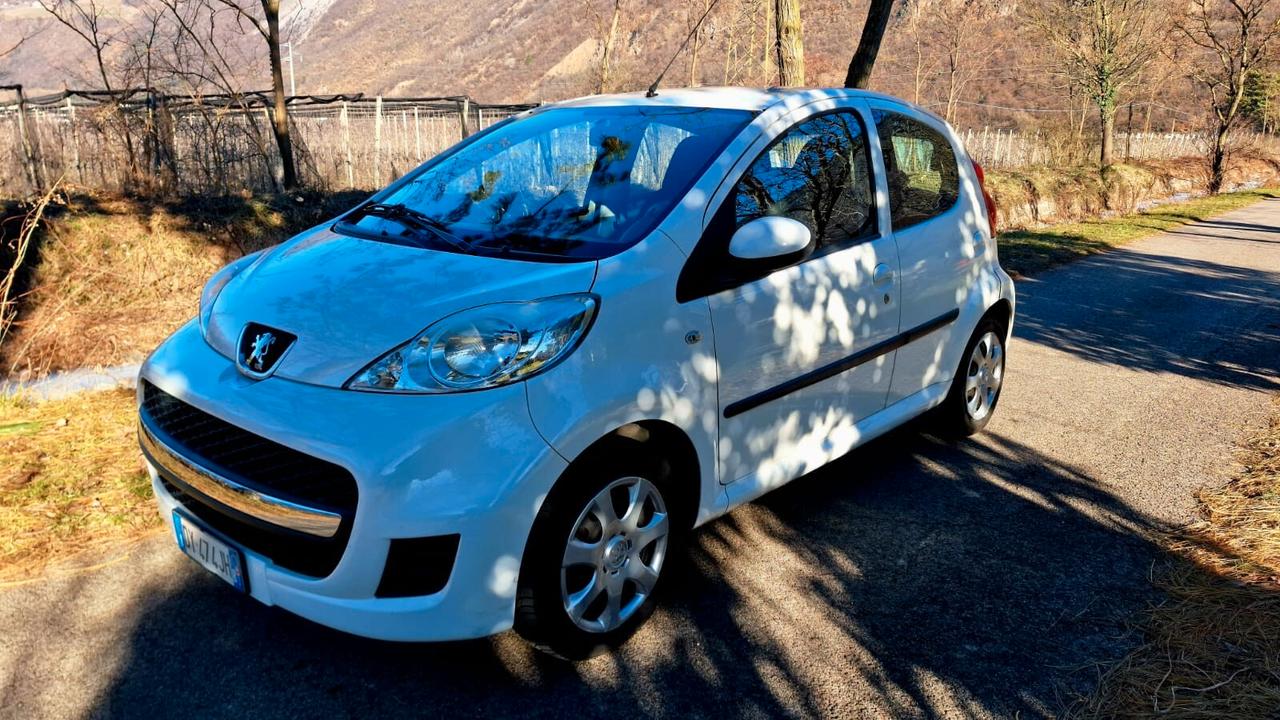 PEUGEOT 107 1.0 BENZ. NEOPATENTATI