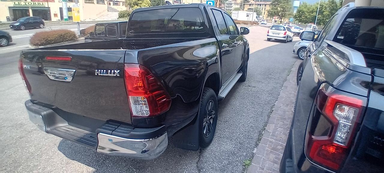 Toyota Hilux 2.8 D-4D 4WD 4 porte DoubleCab Lounge My 25