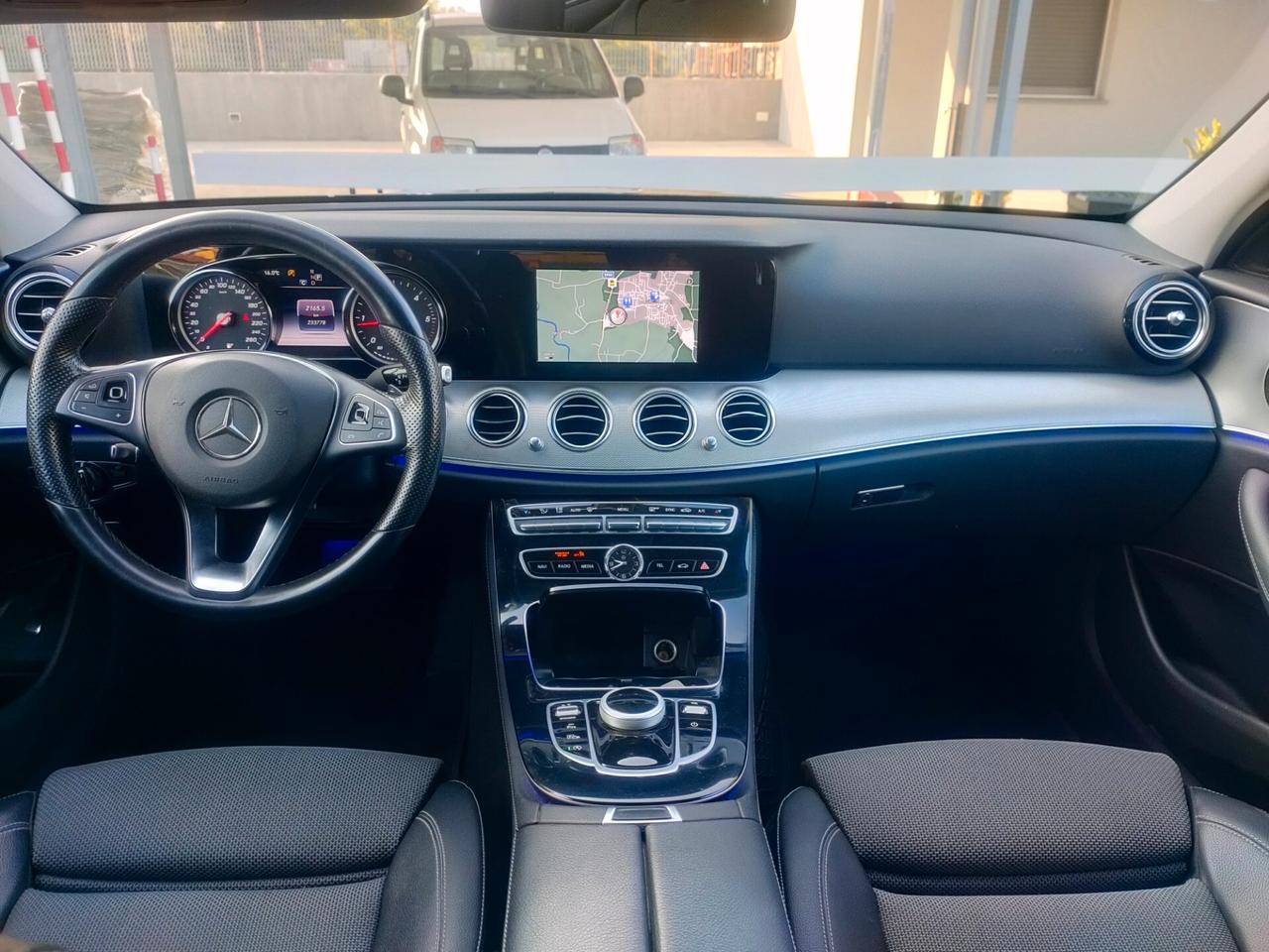 Mercedes-benz E 200 d Auto Premium Plus