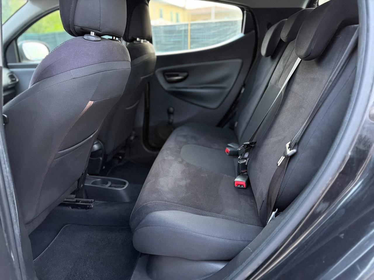 Lancia Ypsilon 1.2 69 CV 5 porte Silver