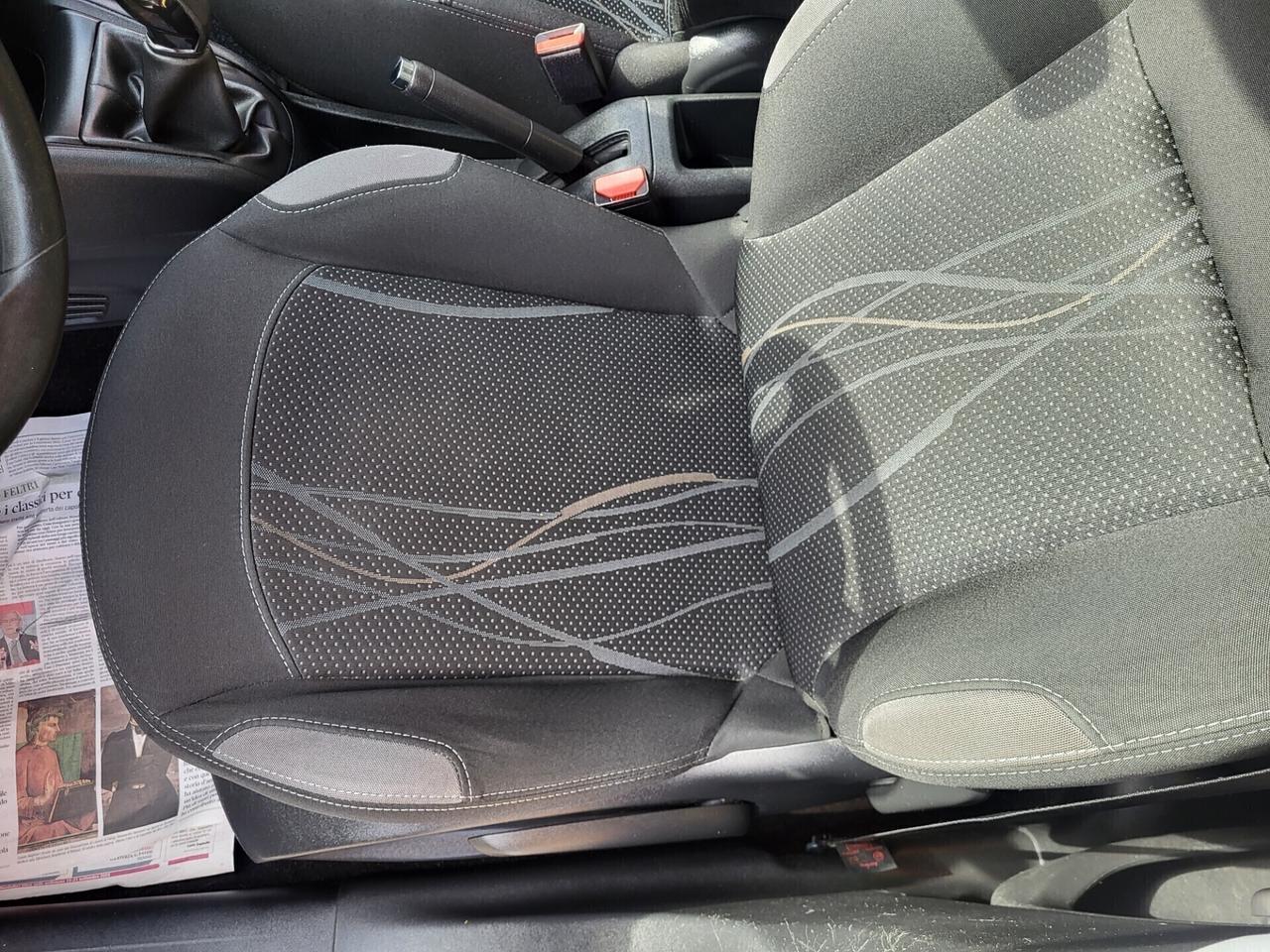 PEUGEOT 208 1,4 HDI-UNICA PROPRIETAR-4 REVISIONI