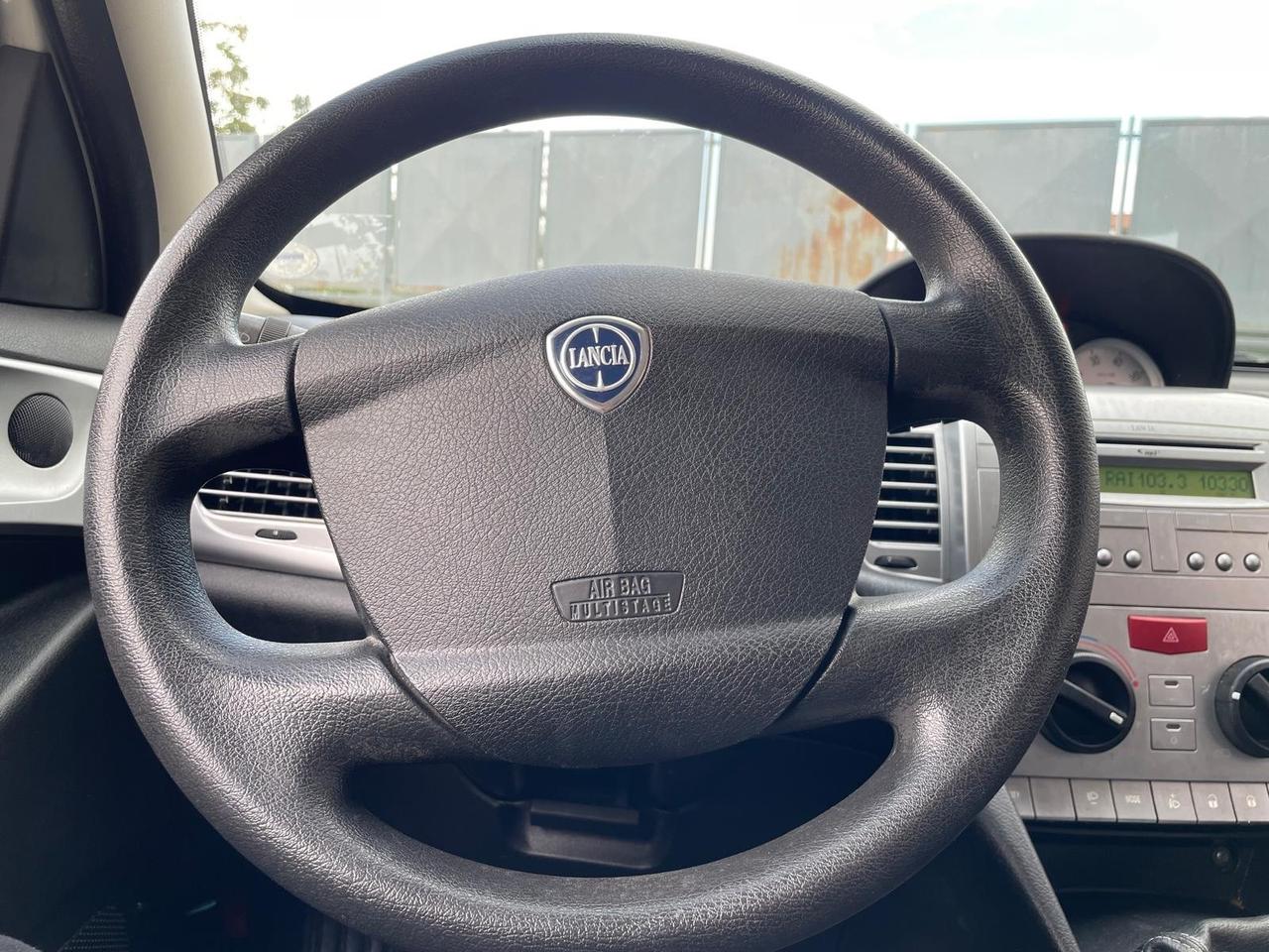 Lancia Ypsilon Restayling 1.2Benz Full Unyca Solo 140milaKM