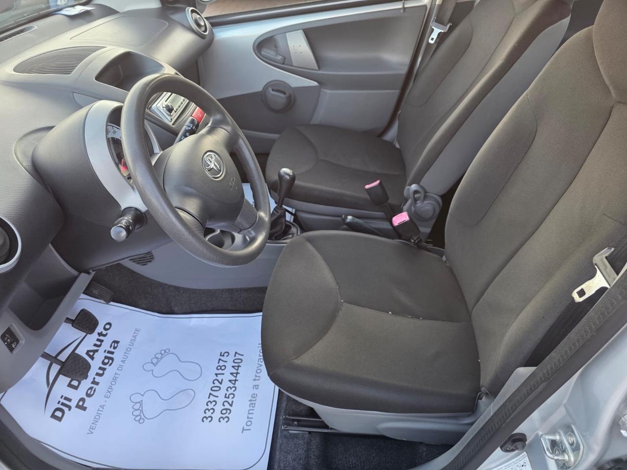 Toyota Aygo 1.0 12V VVT-i 5 porte Sol