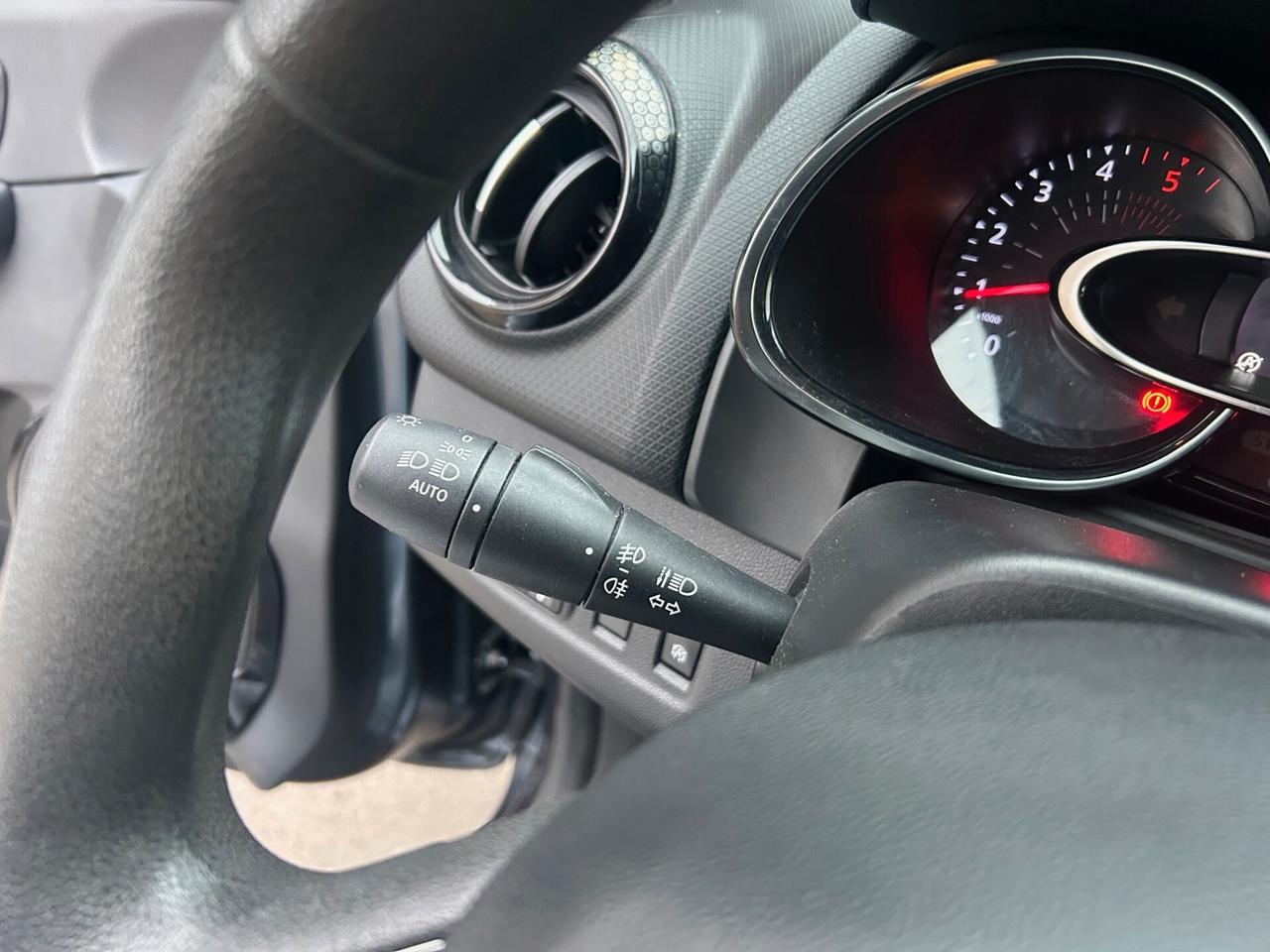 Renault Clio dCi 8V 75 CV 5 porte Moschino Zen