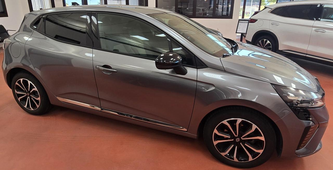 Renault Clio 1.0 TCe 90 CV (66 kW) Techno – Berlina Moderna, Tecnologica e Sostenibile