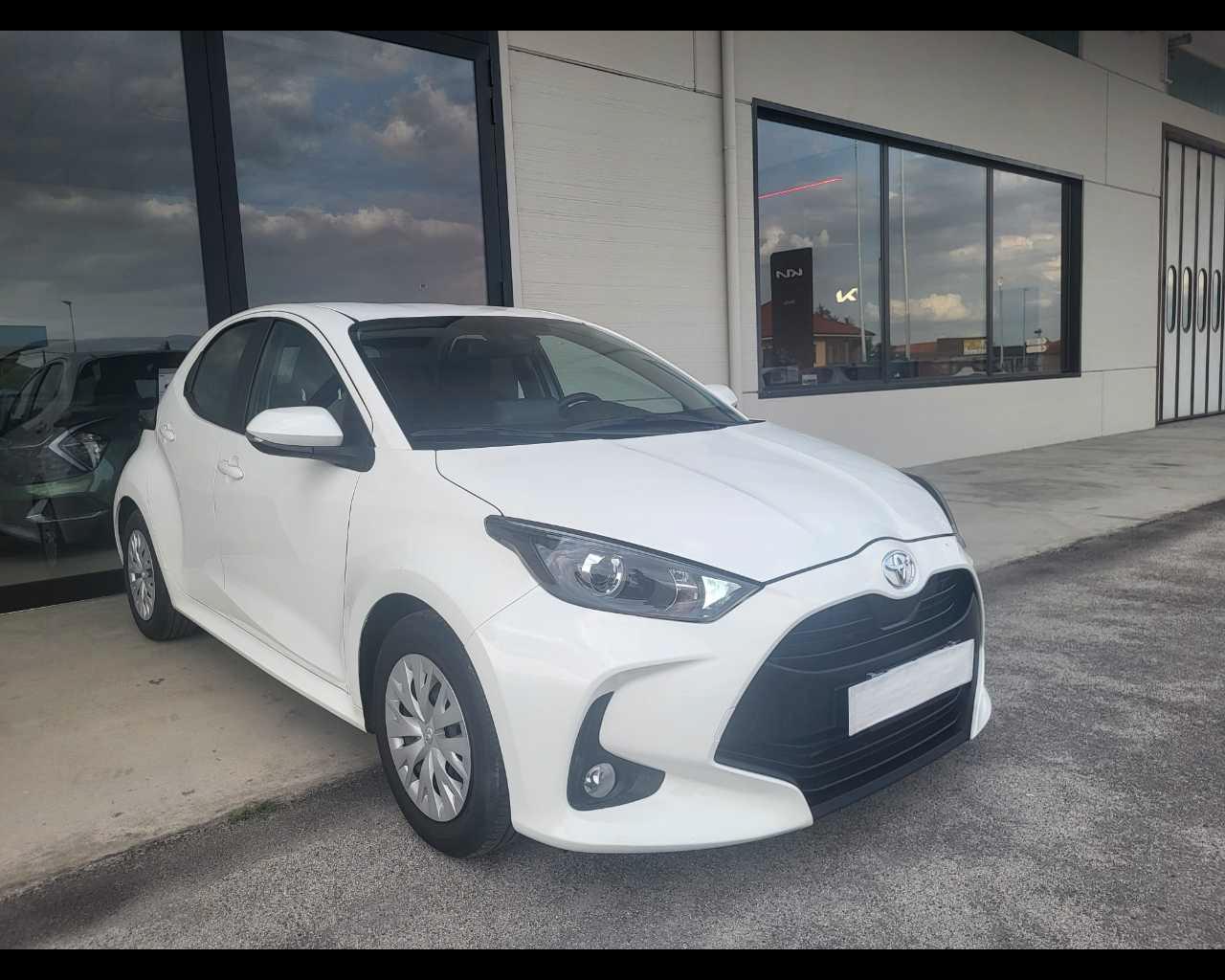 TOYOTA Yaris 1.0 Active
