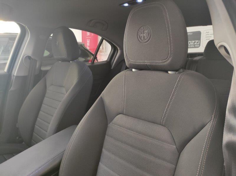 ALFA ROMEO Giulia (2016) - Giulia 2.0 Turbo 200 CV AT8 Sport-Tech