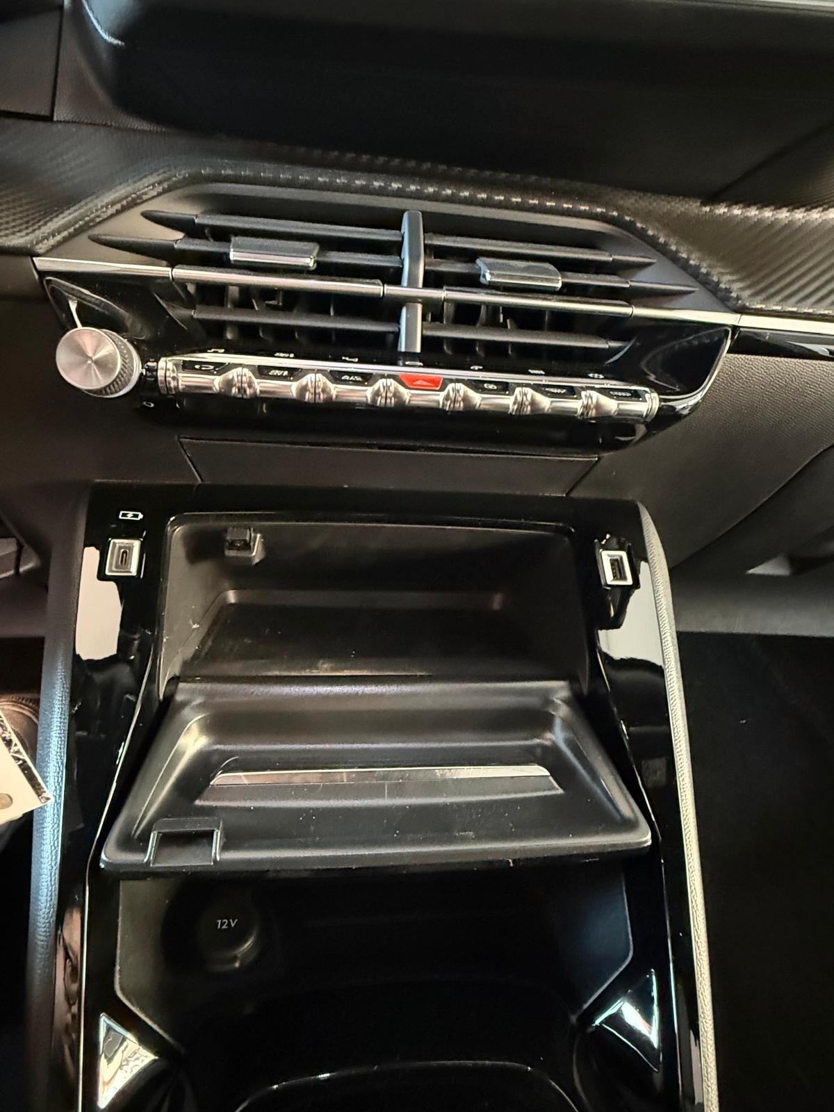 Peugeot 2008 BlueHDi 130 S&S EAT8 Allure Pack
