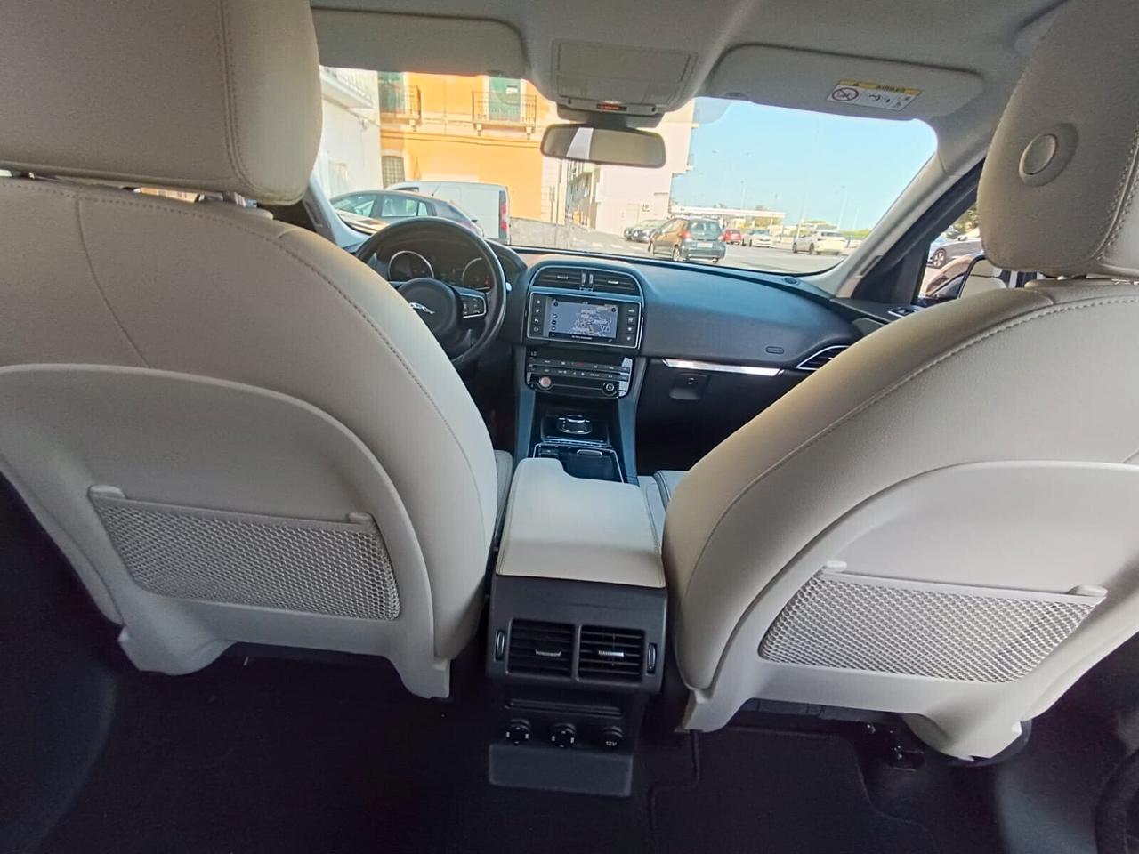 Jaguar F-Pace 2.0 D 180 CV AWD Prestige MOTORE NUOVO KM. 0