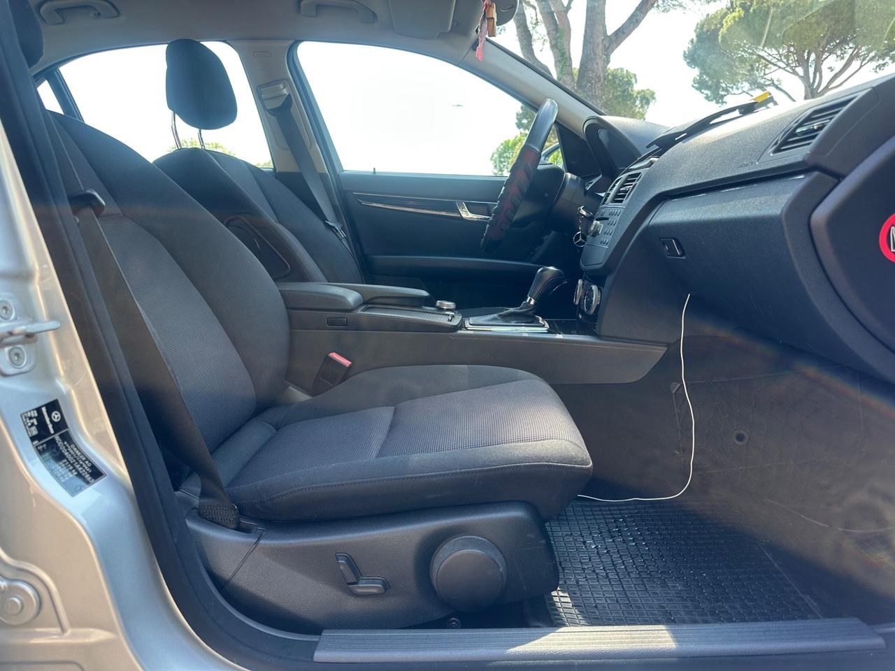 Mercedes-benz C 220 CDI BlueEFFICIENCY Avantgarde